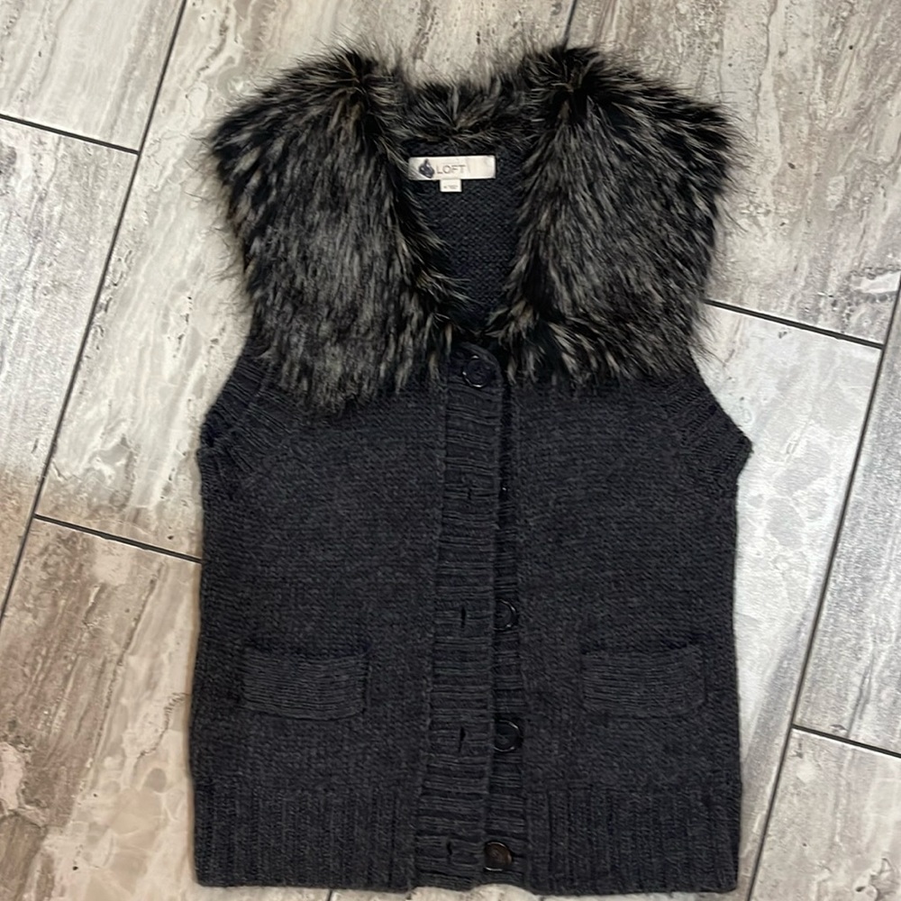 Gorgeous LOFT vest with faux fur collar